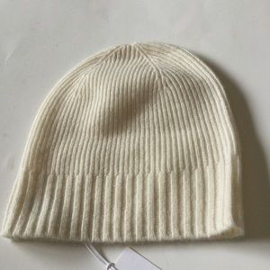 NORDSTROM  WOMENS CASHMERE KNIT BEANIE IVORY CLOUD OS NWT